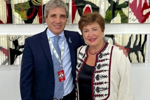 Llega una misión del FMI en medio de la incertidumbre por el incumplimiento de la meta de reservas
