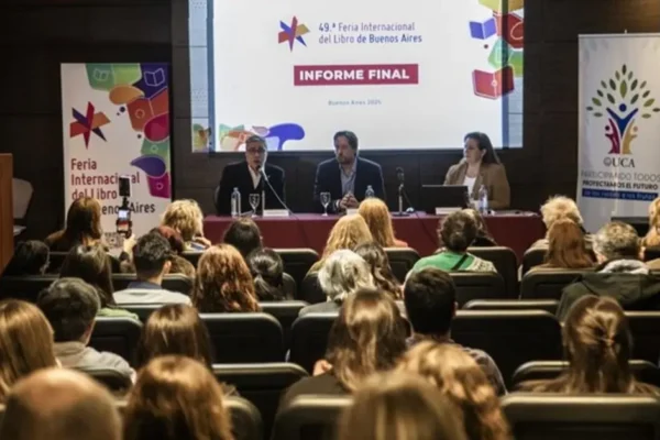 La UCA presentó un informe sobre la Feria del Libro: perfil de los visitantes y qué leen