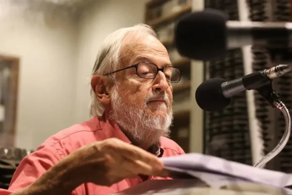 Murió Daniel Divinsky, el editor que hizo libro a Mafalda y construyó un refugio cultural